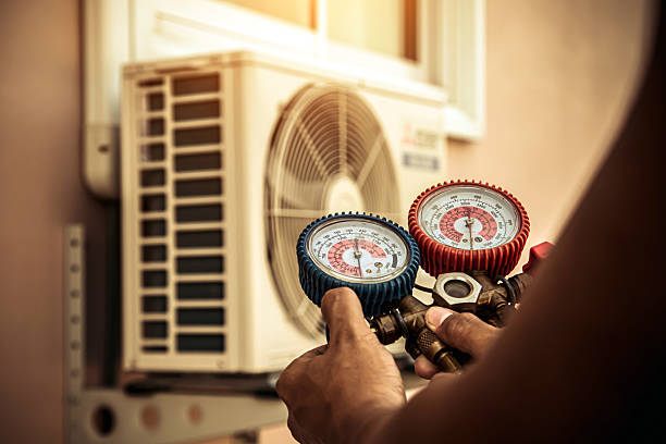 Professional Hvac technician working in Beverly, OH